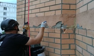 Обследование фасада здания в Серпухове в октябре